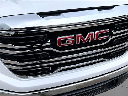 Used 2025 GMC Sierra 1500 SLT AWD/4WD image 30