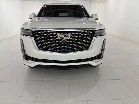 Used 2022 Cadillac Escalade ESV Premium Luxury AWD/4WD image 8