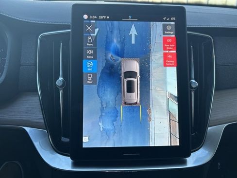 Used 2025 Volvo XC90 B6 Plus image 24