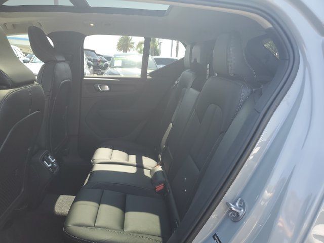 Used 2024 Volvo XC40 B5 Plus w/ Protection Package Premier AWD/4WD image 14