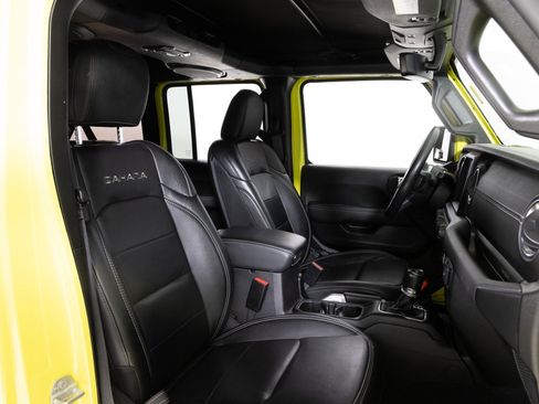 Used 2022 Jeep Wrangler Unlimited Sahara w/ Cold Weather Group image 23