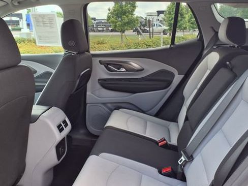 Used 2023 GMC Terrain SLE FWD image 18