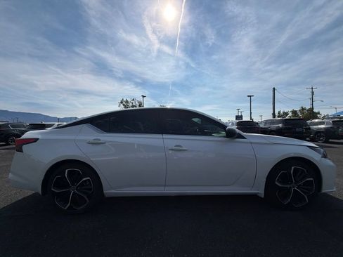 Used 2024 Nissan Altima 2.5 SR FWD image 4