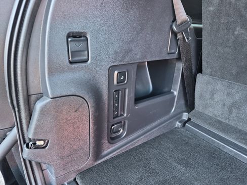 Used 2025 Ford Expedition Active image 18