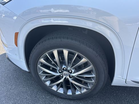 New 2026 Buick Enclave Avenir w/ Super Cruise Package AWD/4WD image 4