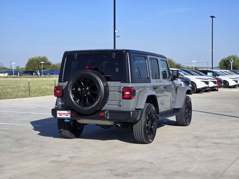 Used 2023 Jeep Wrangler Unlimited Sahara w/ Cold Weather Group image 5