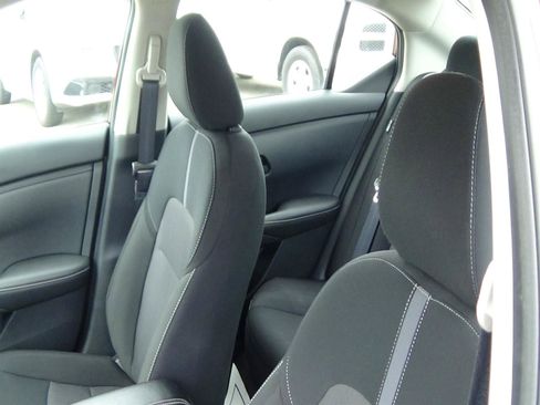 Used 2025 Nissan Sentra SV FWD image 17