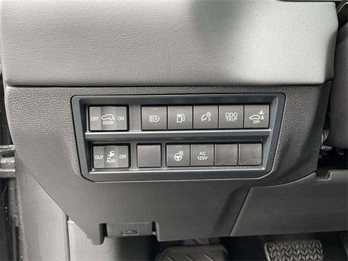 Used 2025 Toyota Sequoia Platinum image 23