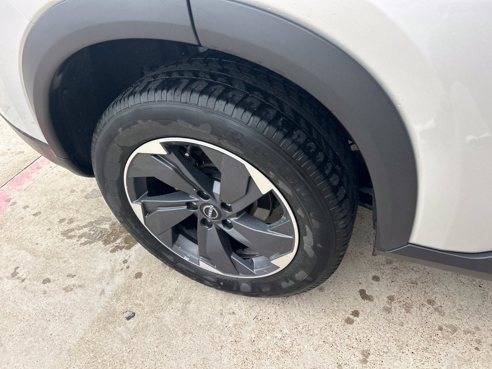 Used 2024 Nissan Rogue SV FWD image 7