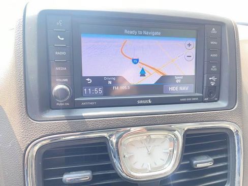 Used 2015 Chrysler Town & Country Limited Platinum w/ Trailer Tow Group FWD image 23