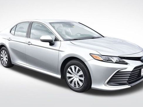 Used 2023 Toyota Camry LE FWD image 6