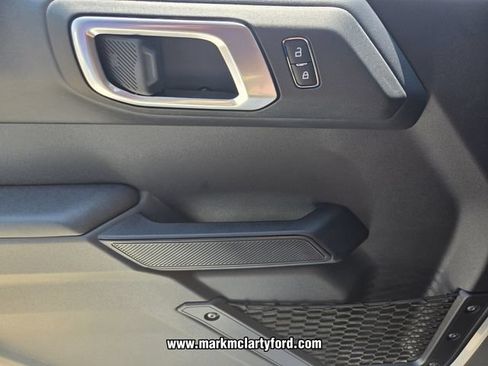 New 2026 Ford Bronco Badlands AWD/4WD image 22