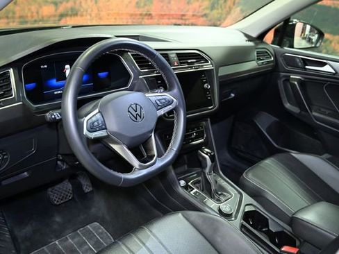 Used 2024 Volkswagen Tiguan SE image 20