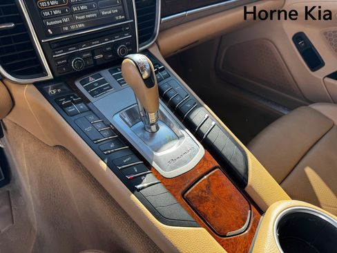 Used 2012 Porsche Panamera 4 image 23