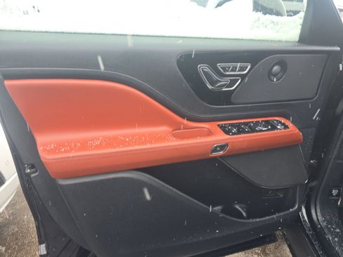 Used 2025 Lincoln Aviator Reserve w/ Jet Appearance Package image 15