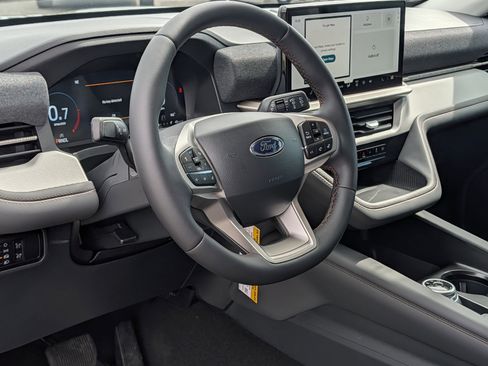 New 2026 Ford Explorer Active image 24
