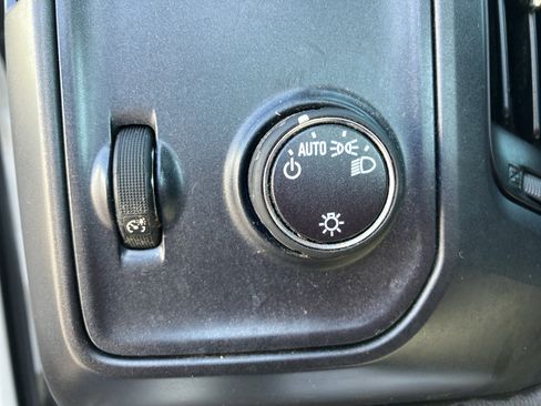 Used 2016 GMC Sierra 1500 2WD Regular Cab image 16