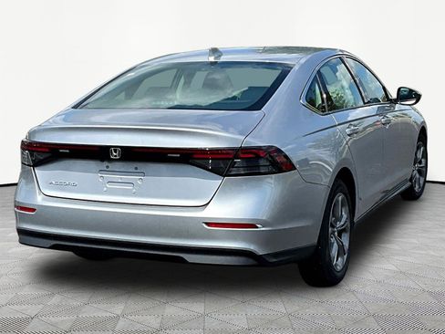 Used 2023 Honda Accord EX image 6