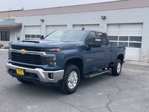 Used 2024 Chevrolet Silverado 2500 LT image 5