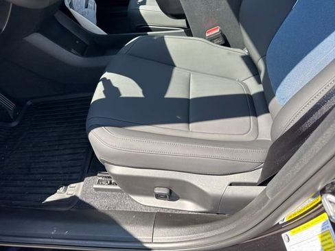 New 2025 Volvo EX30 Plus w/ Protection Package Premier image 13