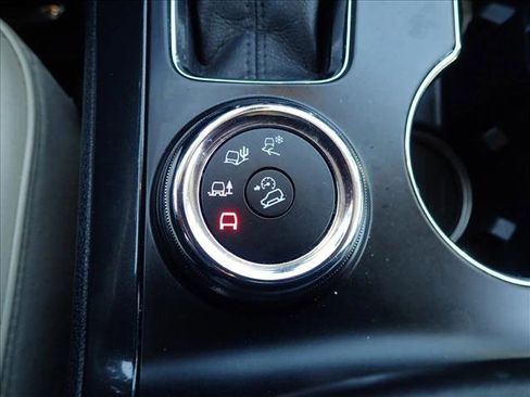 Used 2019 Ford Explorer Limited w/ Limited Luxury Package AWD/4WD image 24