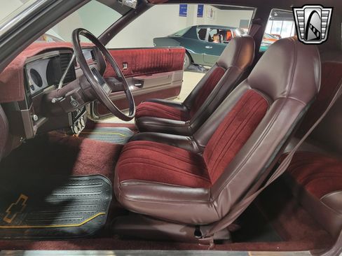 Used 1987 Chevrolet Monte Carlo LS image 18