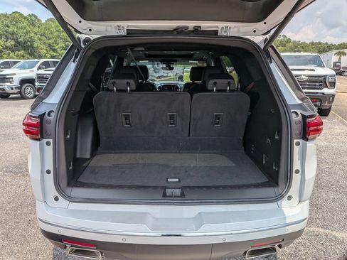 Used 2023 Chevrolet Traverse High Country FWD image 31