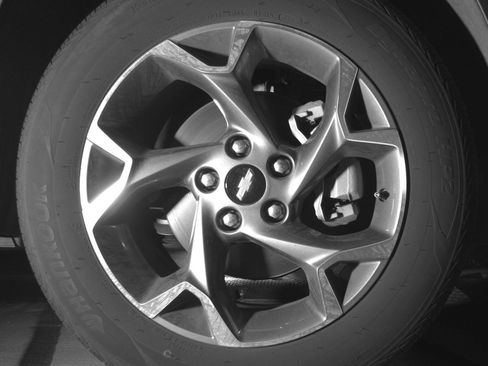 Used 2025 Chevrolet Trax LT FWD image 13