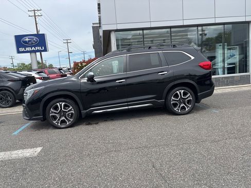 Used 2023 Subaru Ascent Touring AWD/4WD image 6