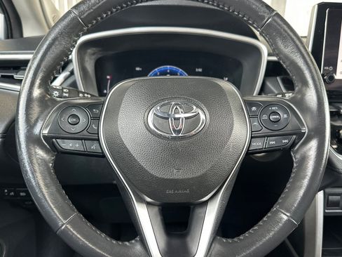 Used 2023 Toyota Corolla Cross XLE w/ Convenience Package AWD/4WD image 22