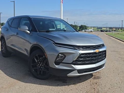 Used 2023 Chevrolet Blazer LT FWD image 11