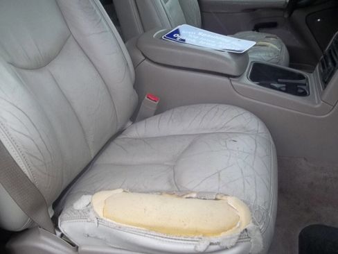 Used 2004 Chevrolet Suburban LT w/ Preferred Equipment Group image 14