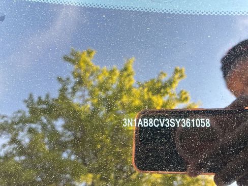 Used 2025 Nissan Sentra SV image 9