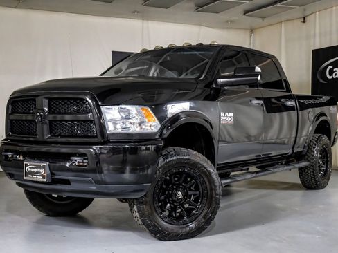 Used 2018 RAM 2500 Tradesman w/ Chrome Appearance Group AWD/4WD image 4
