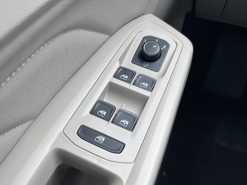 Used 2021 Volkswagen Atlas SEL Premium w/ MDO Package (Bench Seat) image 18