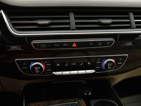 Used 2018 Audi Q7 3.0T Prestige w/ Prestige Package image 26