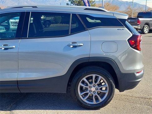 Used 2024 GMC Terrain SLT image 6