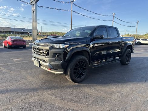 Used 2023 Chevrolet Colorado Trail Boss w/ LPO, Dark Essentials Package AWD/4WD image 6