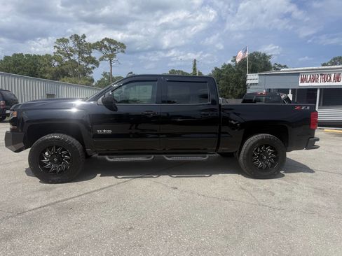 Used 2018 Chevrolet Silverado 1500 LT w/ Texas Edition AWD/4WD image 2