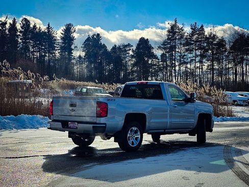 Used 2017 Chevrolet Silverado 1500 LT w/ LT Convenience Package image 4