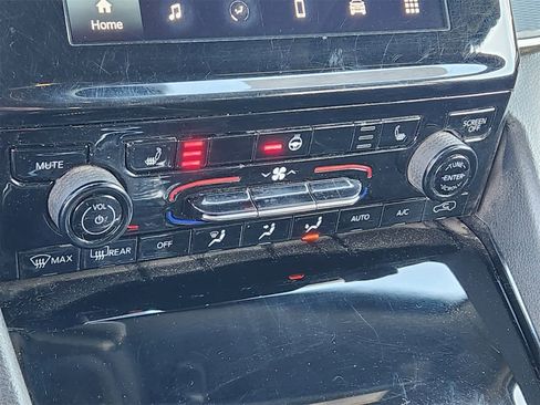 Used 2023 Jeep Grand Cherokee Altitude image 18