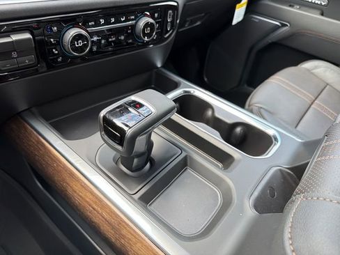 New 2026 Chevrolet Silverado 1500 High Country w/ High Country Premium Package AWD/4WD image 36