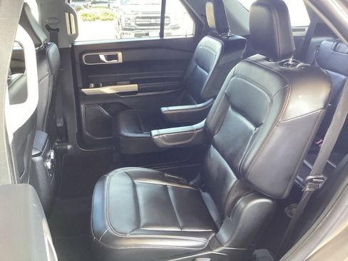 Used 2022 Ford Explorer XLT w/ Equipment Group 202A image 39
