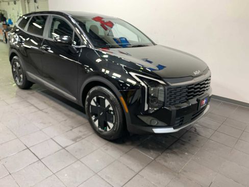 New 2026 Kia Sportage LX image 2