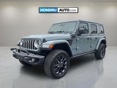Used 2025 Jeep Wrangler Unlimited Sahara AWD/4WD image 1