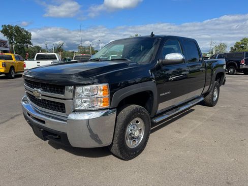 Used 2010 Chevrolet Silverado 2500 LT AWD/4WD image 1