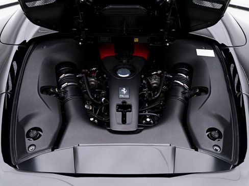 Used 2022 Ferrari F8 Tributo image 34