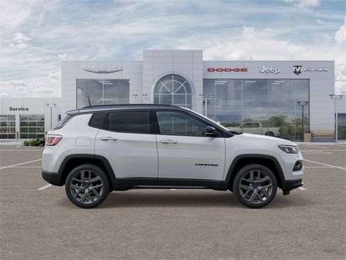 New 2026 Jeep Compass Limited image 21