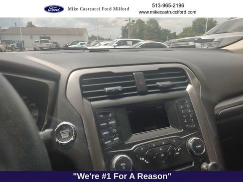 Used 2017 Ford Fusion SE FWD image 6