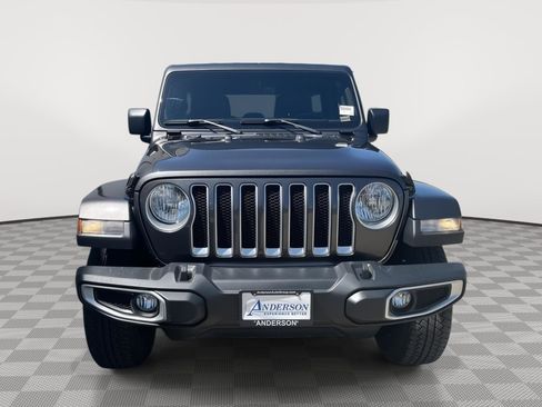 Used 2018 Jeep Wrangler Unlimited Sahara AWD/4WD image 2